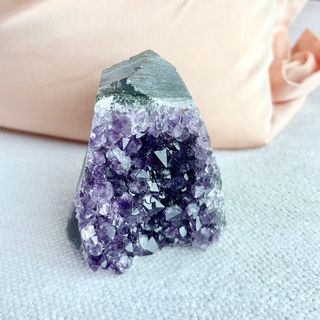 (Category: ) located in . Submitted by dropsof_crystals (Listing ID 1126179957, Image 1). Description: .