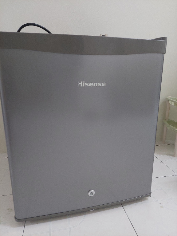 Hisense mini bar fridge 60L, TV & Home Appliances, Kitchen Appliances