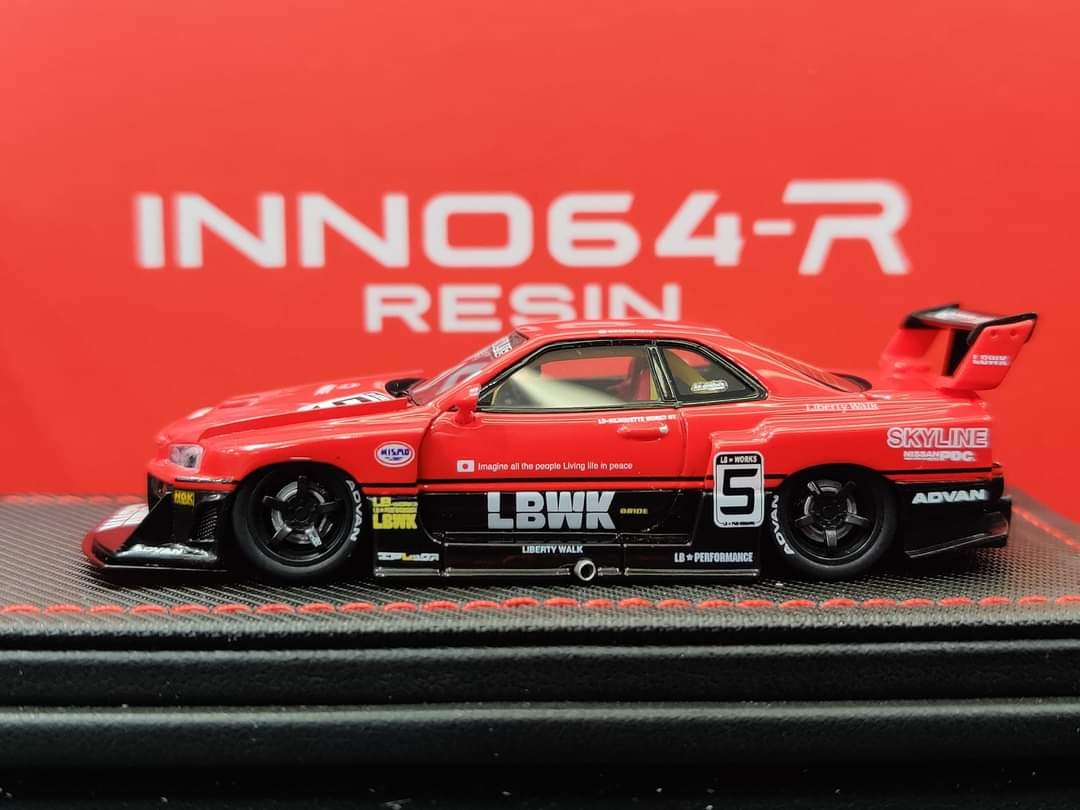 Inno 1/64 Nissan Skyline GTR R34 silhouette LBWK, Hobbies & Toys