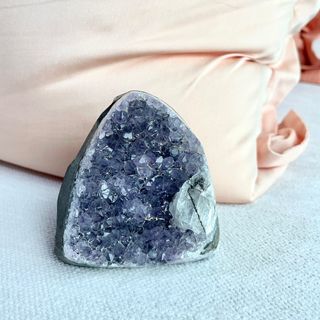 (Category: ) located in . Submitted by dropsof_crystals (Listing ID 1126165799, Image 1). Description: .