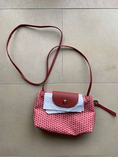 （分類：）位於 。 由 mc____________ 提交（商品編號 1126238680，圖片 1）。簡介： 。