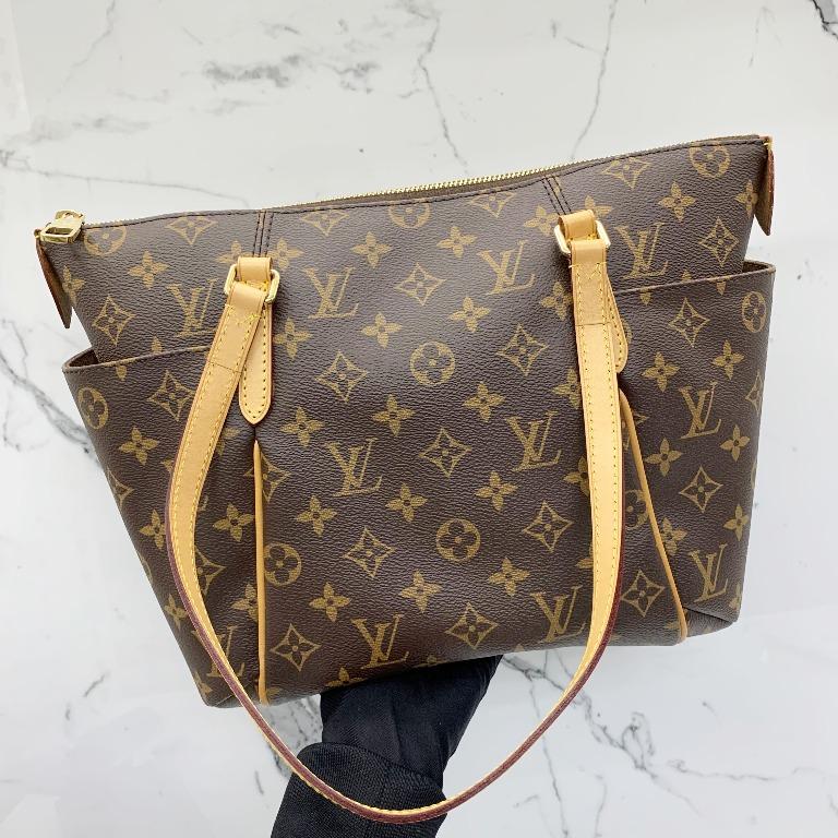 AUTHENTIC LV GALLERIA PM SHOULDER BAG, Women's Fashion, Bags & Wallets,  Shoulder Bags on Carousell