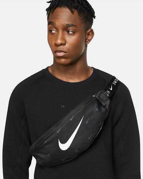 Nike Swoosh heritage crossbody hip pack, Women's Fashion, Bags ...
