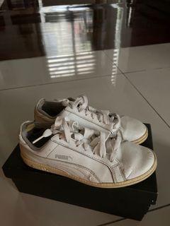 puma white canvas tennis sneakers shoe