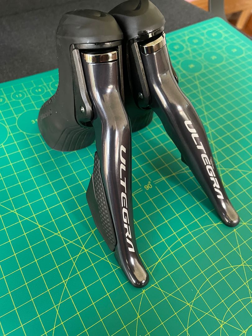 Shimano Ultegra R8070 Di2 Hydraulic brake levers, Sports Equipment ...
