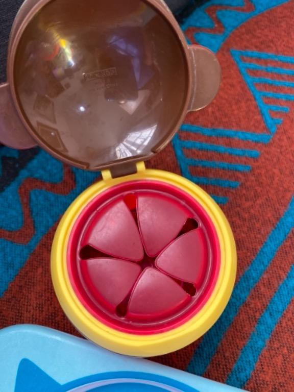Skip hop snack cup and plate (Category: Weaning & Toddler Feeding) located in Cavite. Submitted by preloved_mommyandkidsph (Listing ID 1126138664, Image 2). Description: In good condition Items bought in US .