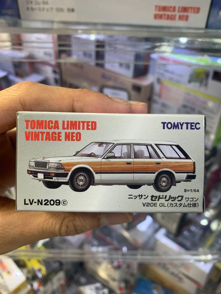 Tomica Vintage Neo 1/64 LV-N209c Nissan Cedric Wagon V20E GL