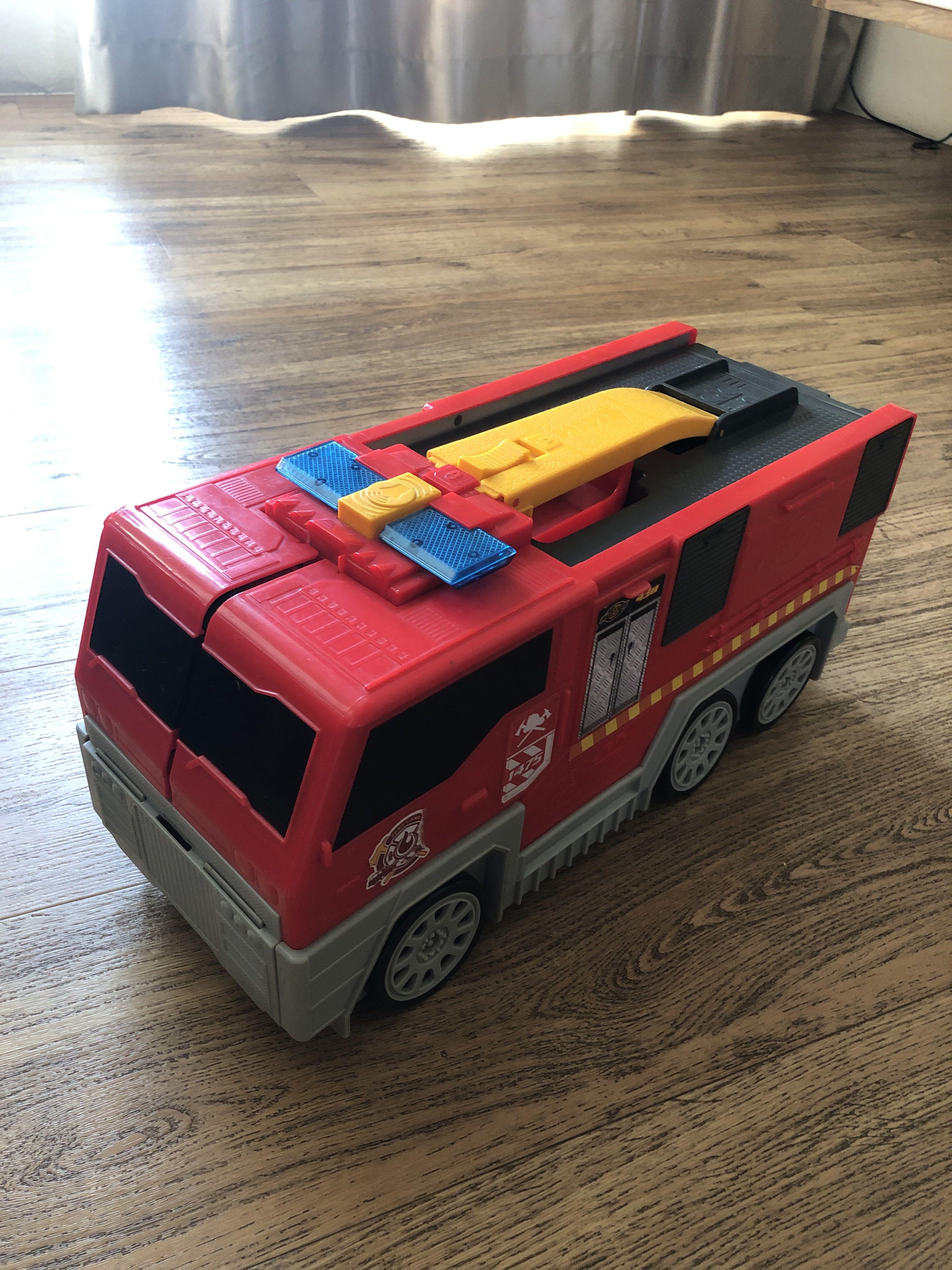 Toyrus Fast Lane Fire City / truck Playset ( foldable fire truck