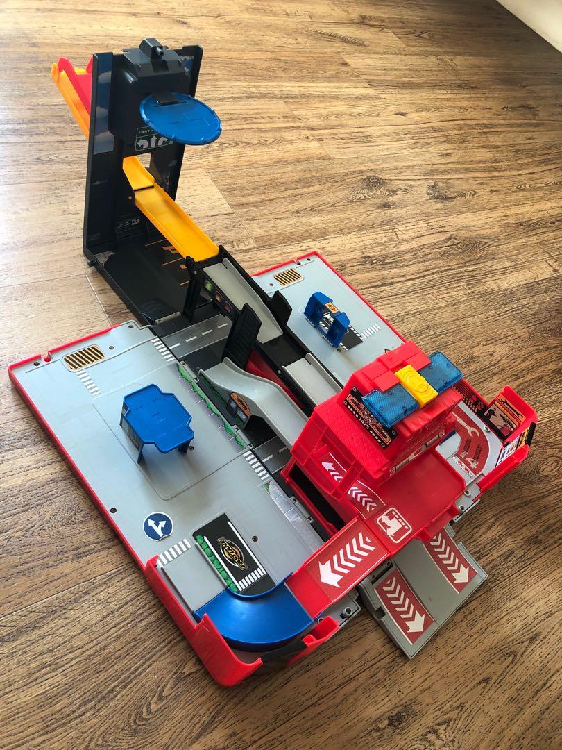 Toyrus Fast Lane Fire City / truck Playset ( foldable fire truck