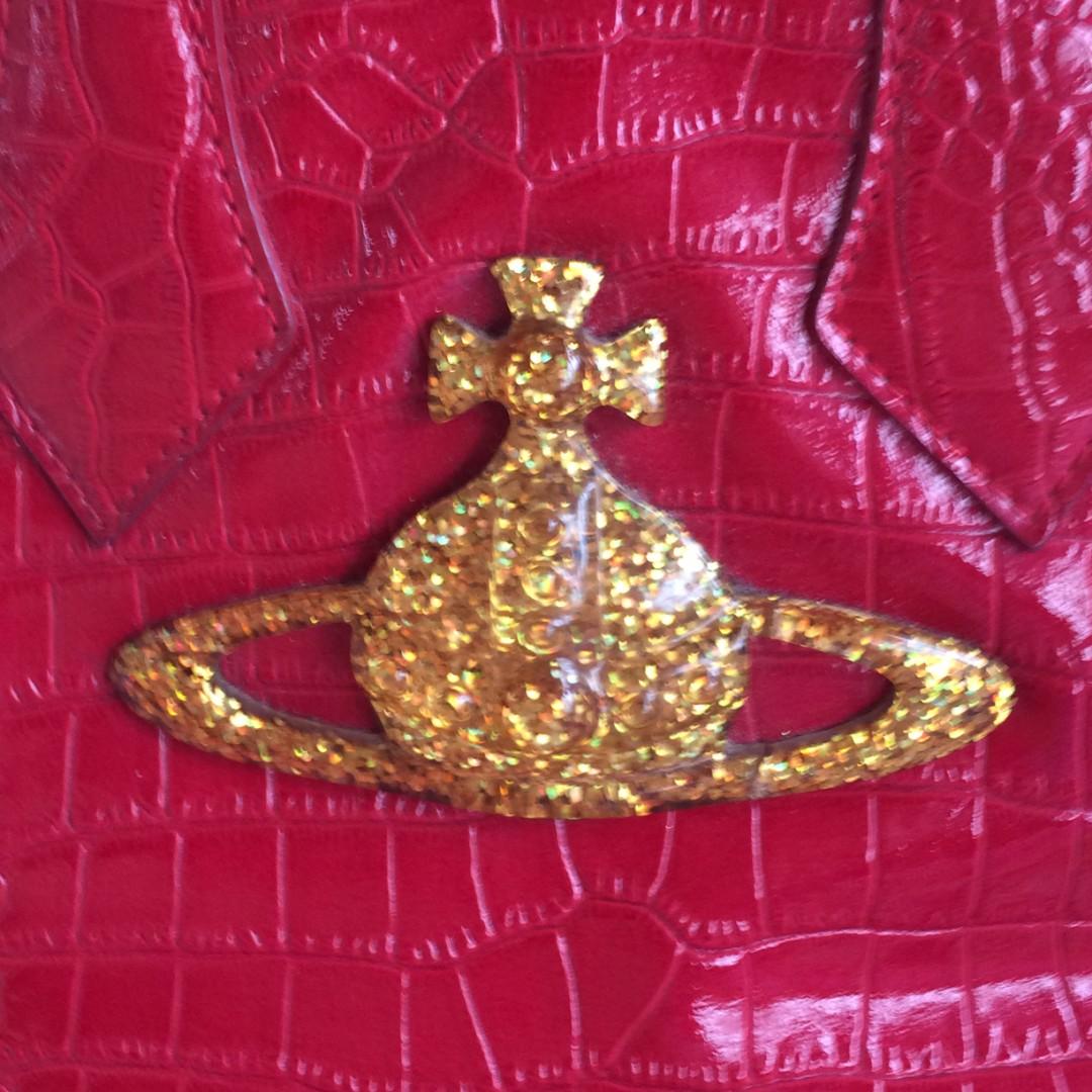 Vivienne Westwood Rare Chancery Heart Bag, Luxury, Bags & Wallets on  Carousell