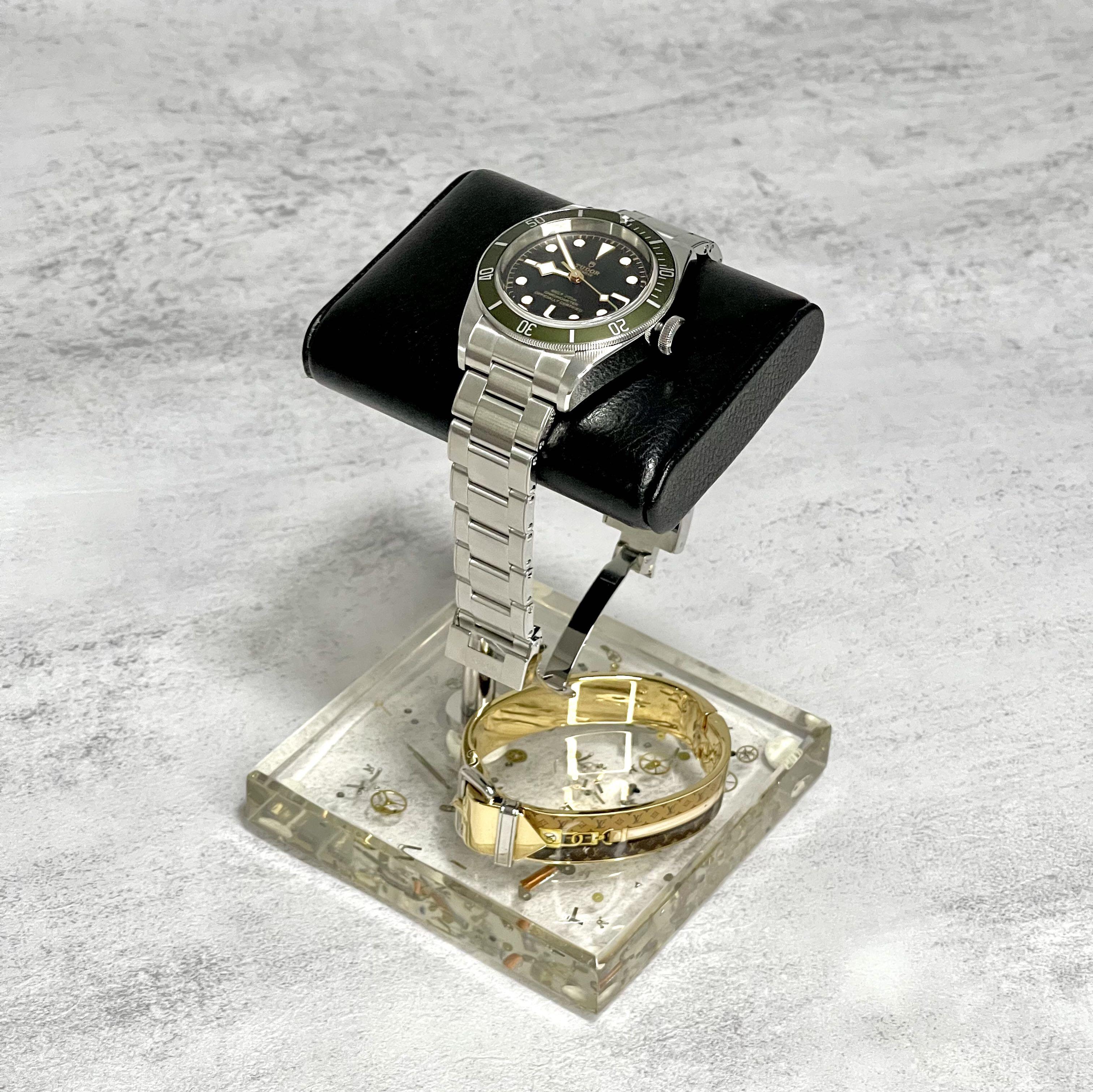 Watch outlet display holder