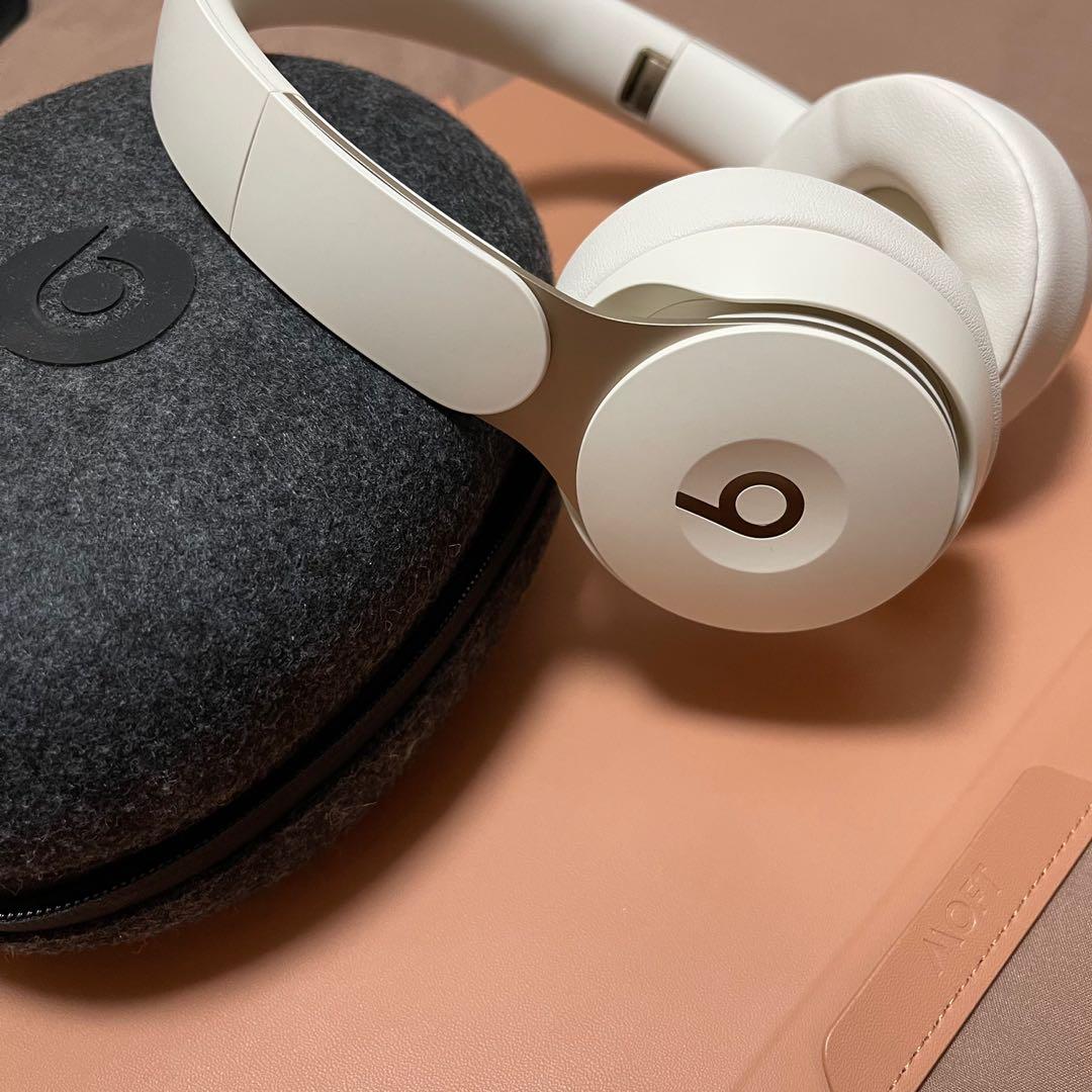 Beats Solo Pro in Ivory, Audio, Headphones  Headsets on Carousell