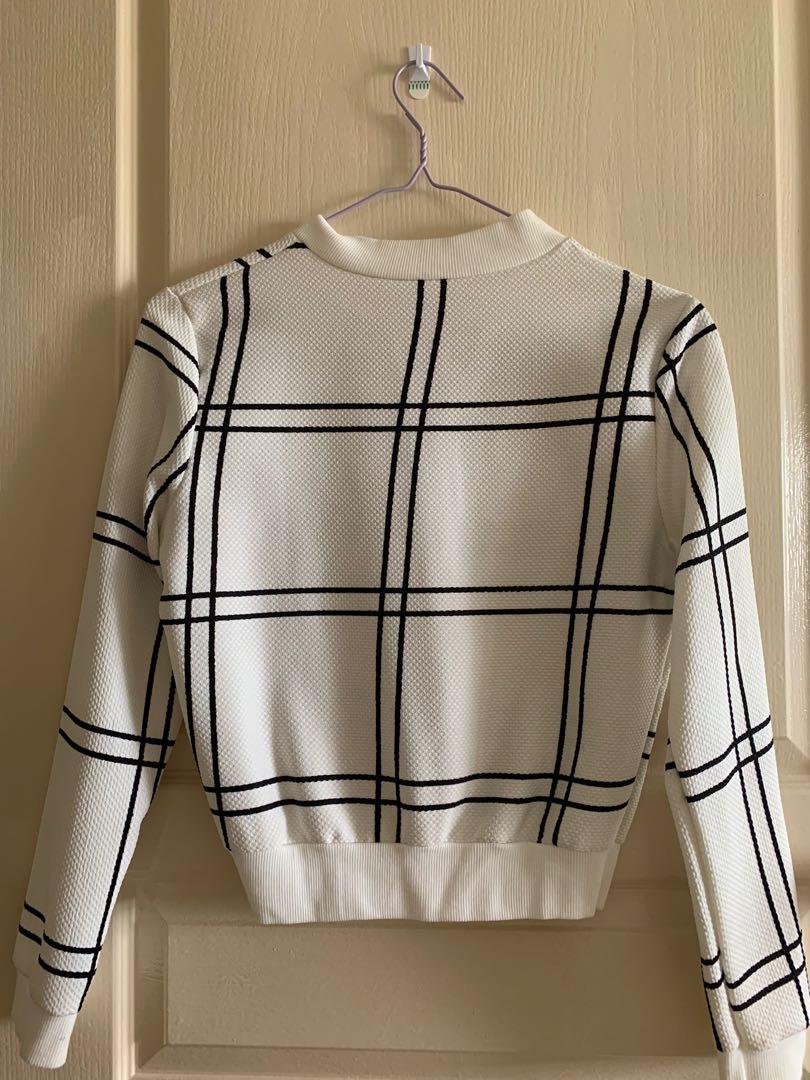 B&w grid jacket (Category: Coats, Jackets and Outerwear) located in Singapore. Submitted by sweetxnothingx (Listing ID 1126416396, Image 3). Description: Brand new never worn. PTP: 47cm Length: 52cm.