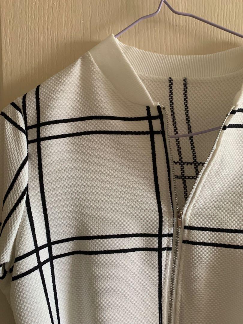 B&w grid jacket (Category: Coats, Jackets and Outerwear) located in Singapore. Submitted by sweetxnothingx (Listing ID 1126416396, Image 2). Description: Brand new never worn. PTP: 47cm Length: 52cm.