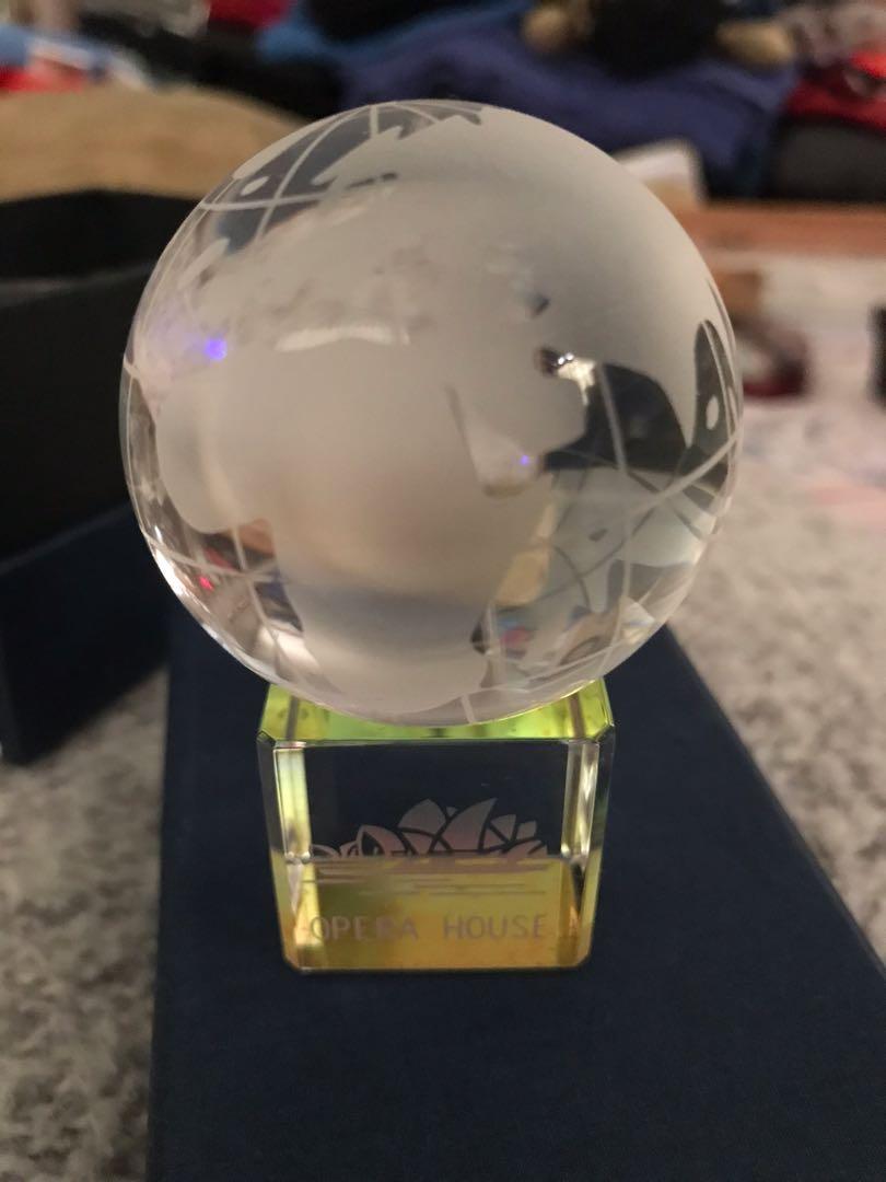 Desktop display Curios Crystal Glass (Category: Vintage Collectibles) located in Paranaque City. Submitted by annalynnsantos (Listing ID 1126408118, Image 3). Description: Bought from Australia. Crystal Glass Globe Opera House. Very nice. Swarovski quality. Decluttering..