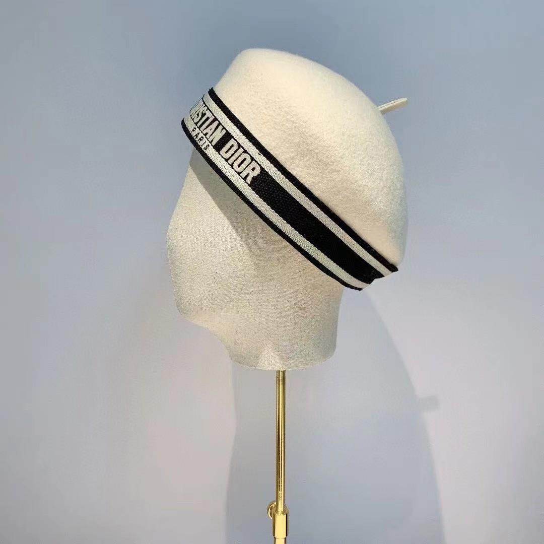 Dior Wool Beret (White), Womenu0027s Fashion, Accessories on Carousell