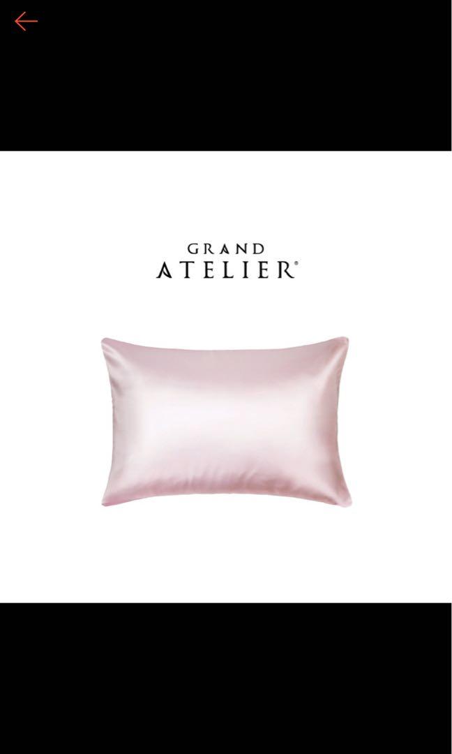 Grand atelier cheap pillow