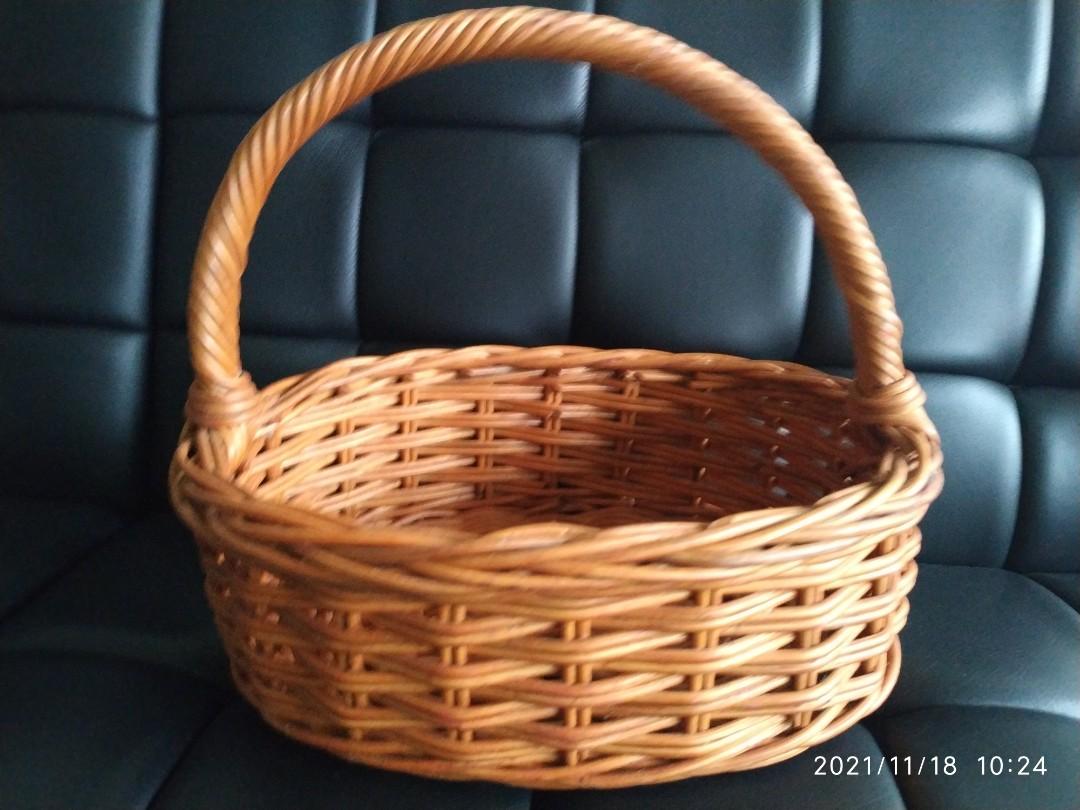 Hamper basket (solid) (Category: Storage Boxes & Baskets) located in Singapore. Submitted by janicebeer (Listing ID 1126354588, Image 1). Description: Brand New hamper baskets w handle, good quality & solid with nice natural cane colour 11x36cm $10 (beige wout handle) 42x35cmx17cm $25 35x46cmx20cm $30 All very solid and looked prestigious quality Get ready for wrapping gifts for the festive seasons. Hp 92361051 for fast deal.