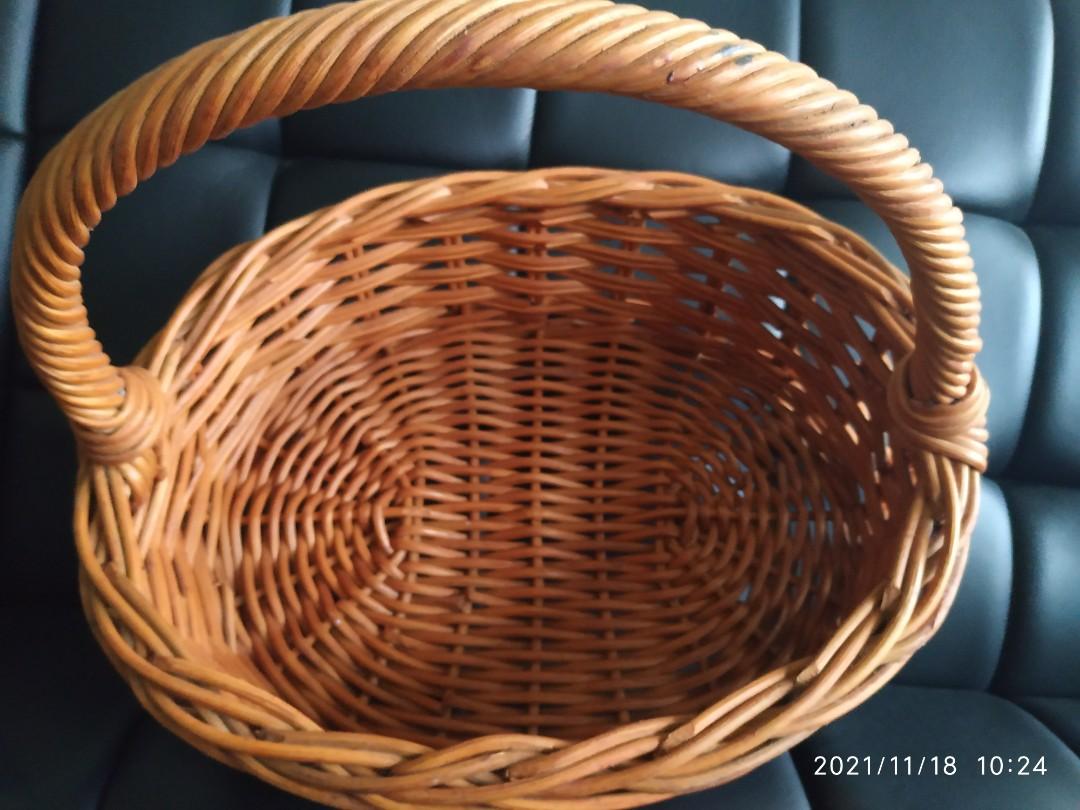 Hamper basket (solid) (Category: Storage Boxes & Baskets) located in Singapore. Submitted by janicebeer (Listing ID 1126354588, Image 2). Description: Brand New hamper baskets w handle, good quality & solid with nice natural cane colour 11x36cm $10 (beige wout handle) 42x35cmx17cm $25 35x46cmx20cm $30 All very solid and looked prestigious quality Get ready for wrapping gifts for the festive seasons. Hp 92361051 for fast deal.