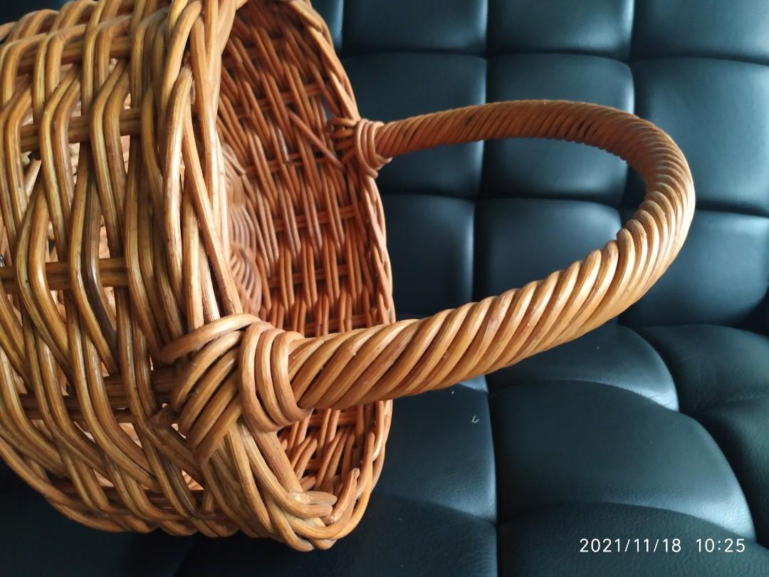 Hamper basket (solid) (Category: Storage Boxes & Baskets) located in Singapore. Submitted by janicebeer (Listing ID 1126354588, Image 3). Description: Brand New hamper baskets w handle, good quality & solid with nice natural cane colour 11x36cm $10 (beige wout handle) 42x35cmx17cm $25 35x46cmx20cm $30 All very solid and looked prestigious quality Get ready for wrapping gifts for the festive seasons. Hp 92361051 for fast deal.