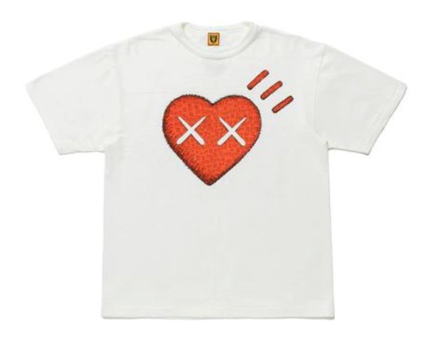 Human Made x Kaws T-SHIRT KAWS 愛心 白色 2XL 短袖 現貨, 他的時尚, 上身及套裝, T恤和Polo衫在旋轉拍賣