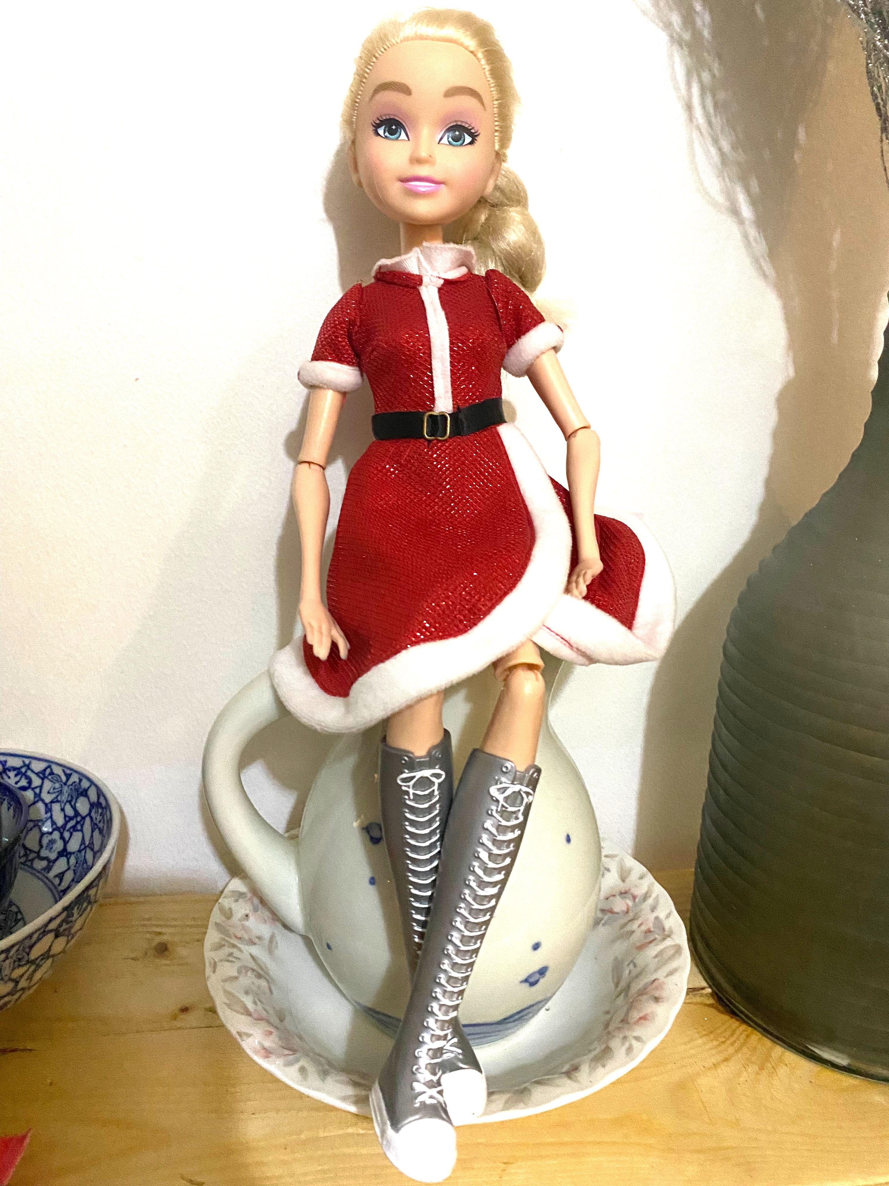 Jojo Siwa Christmas Doll, Hobbies 