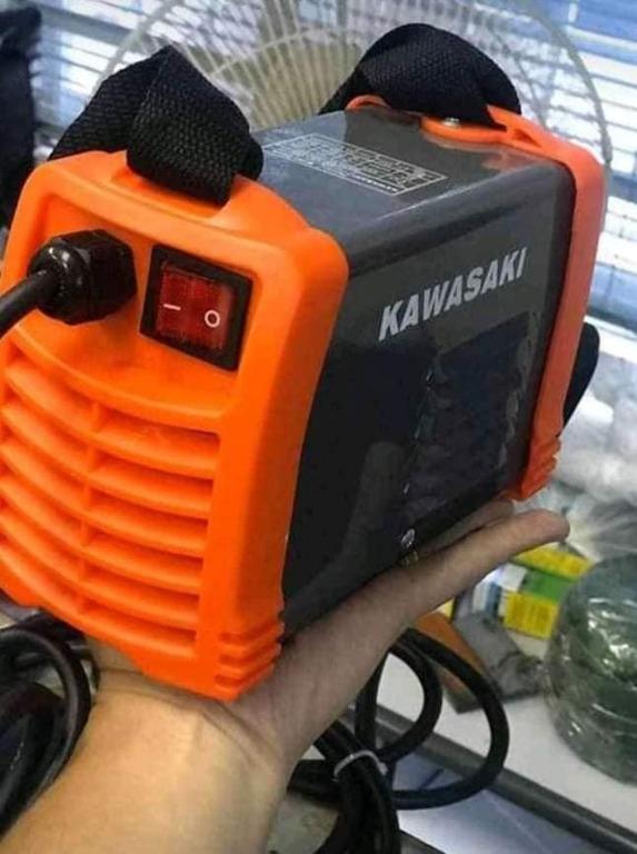KAWASAKI INVERTER WELDING MACHINE, Commercial & Industrial
