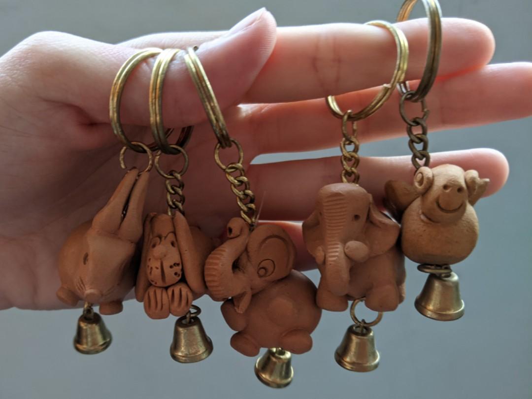 Key chains (Category: Free Items) located in Singapore. Submitted by sarahnht (Listing ID 1126418987, Image 2). Description: 1 key chain of your choice available for free with any purchase on request. If you want to purchase this alone, it's 50cents each not inclusive of postage..