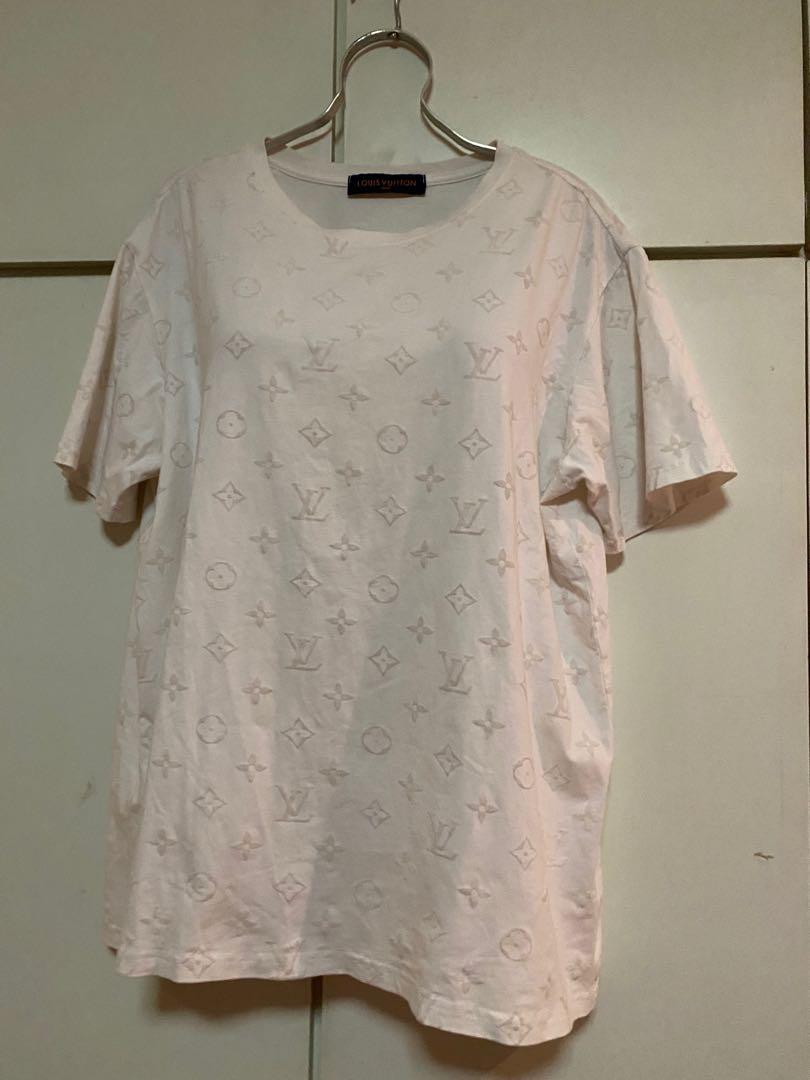 Louis Vuitton monogram white tshirt with detachable pocket, Men's Fashion,  Tops & Sets, Tshirts & Polo Shirts on Carousell