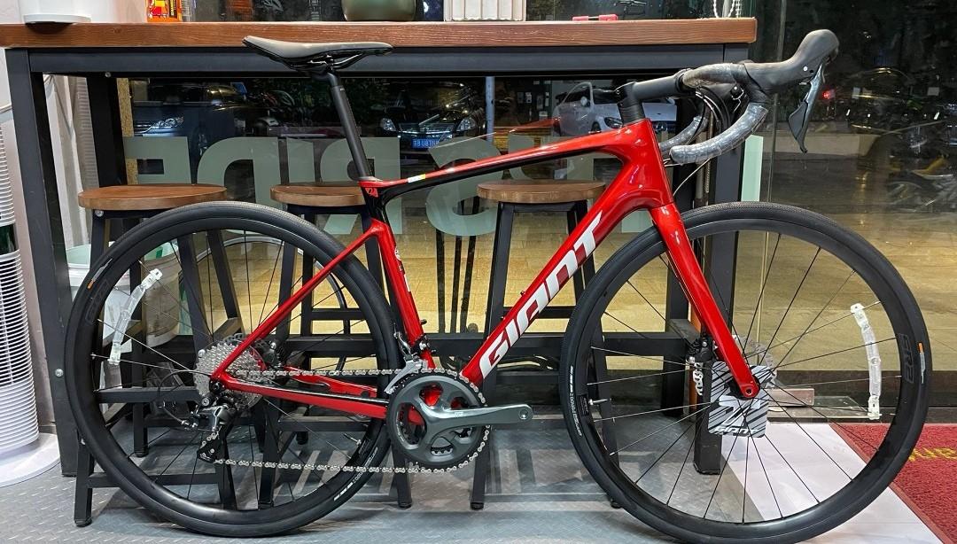 Merida and Giant TCR 'Advanced Composite' Carbon Road Bikes with