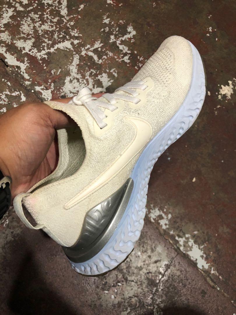 Nike women's epic react flyknit running store shoes - cream/white/yellow