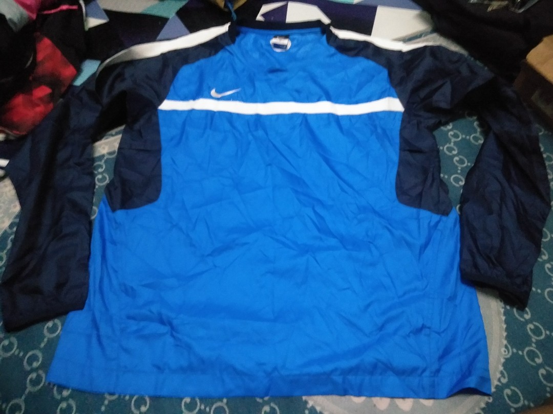 nike running sweater