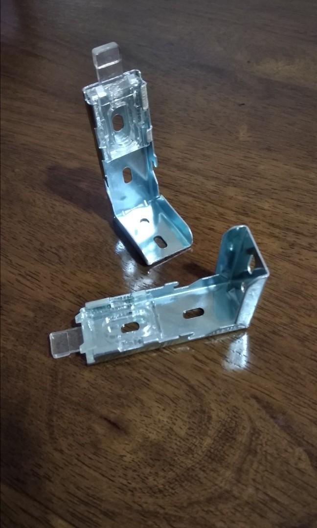 Roller blind bracket (Category: Curtains & Blinds) located in Singapore. Submitted by donc (Listing ID 1126424767, Image 1). Description: Brand new steel bracket for ceiling or wall mount roller blind installation..