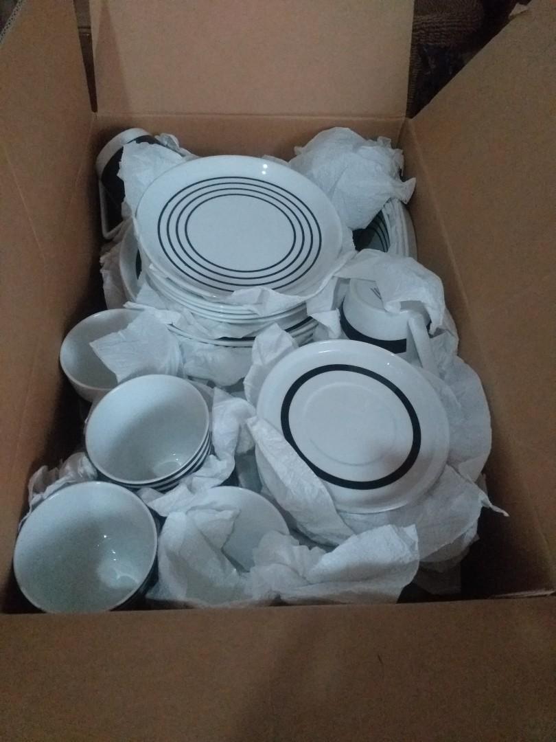 Salt and pepper dinnerware set, Furniture & Home Living, Kitchenware