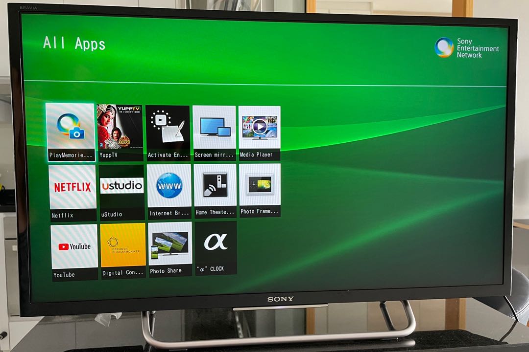 Sony Bravia 32” Smart TV, TV & Home Appliances, TV & Entertainment, TV on Carousell