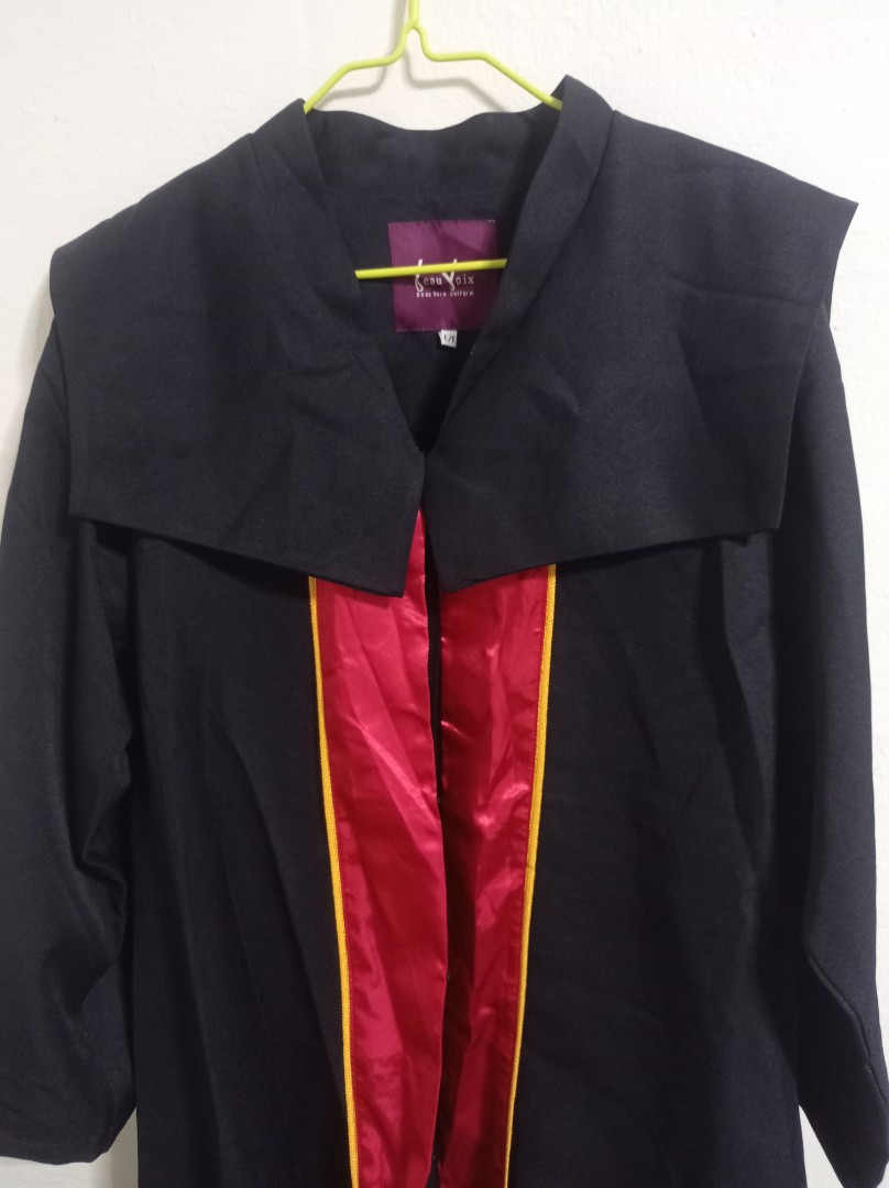 Temasek Poly Graduation Attire (L), Men's Fashion, Coats, Jackets and ...