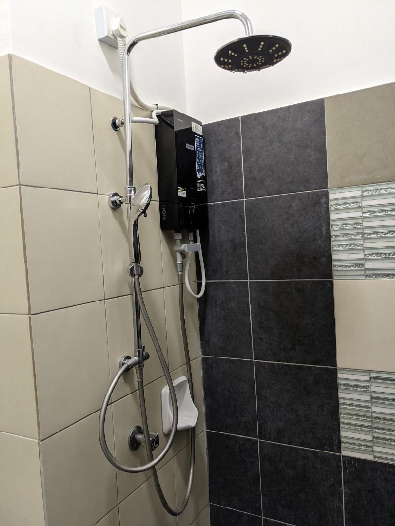 Toshiba Quiet DC Pump Rain Shower Water Heater DSK38ES3MBRS, TV & Home