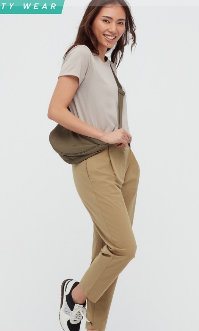 Uniqlo Ultra stretch active tapered pants, Women's Fashion