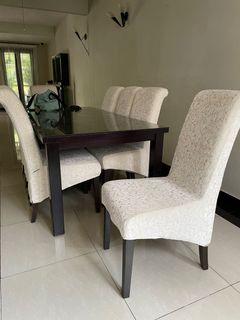 URBAN CULTURE Dining table and chair set