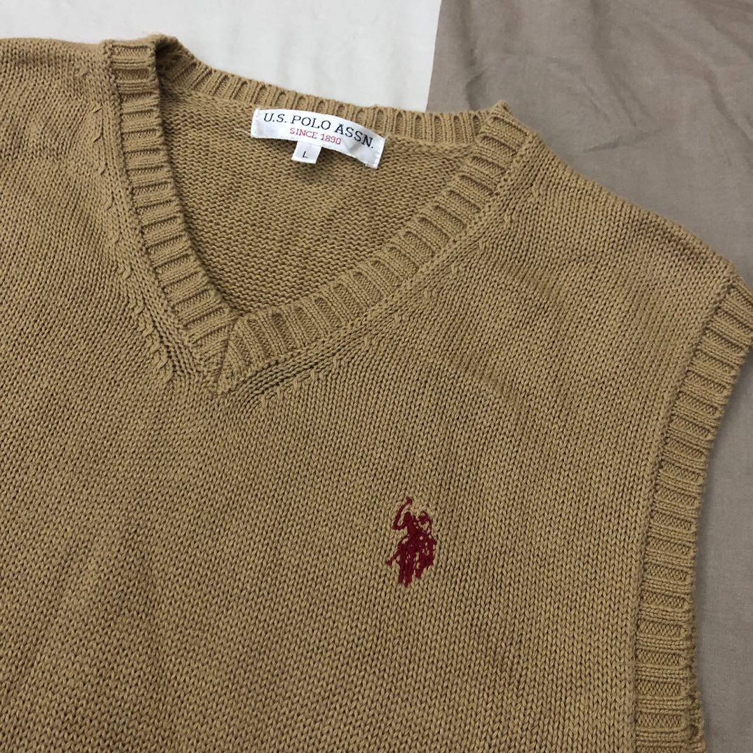 US POLO ASSN Brown Knit Vest (Category: Coats, Jackets and Outerwear) located in Tarlac. Submitted by kstylethrift (Listing ID 1126373560, Image 2). Description: Brand: US POLO ASSN. Size: Large Trendy Knit Vest. Timeless Color. .