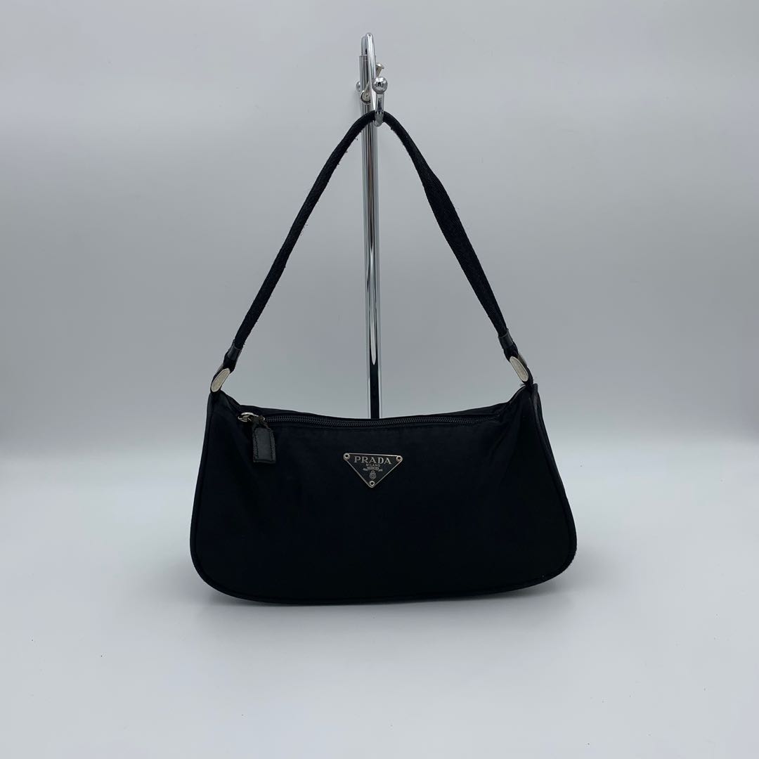 Prada pochette vintage store