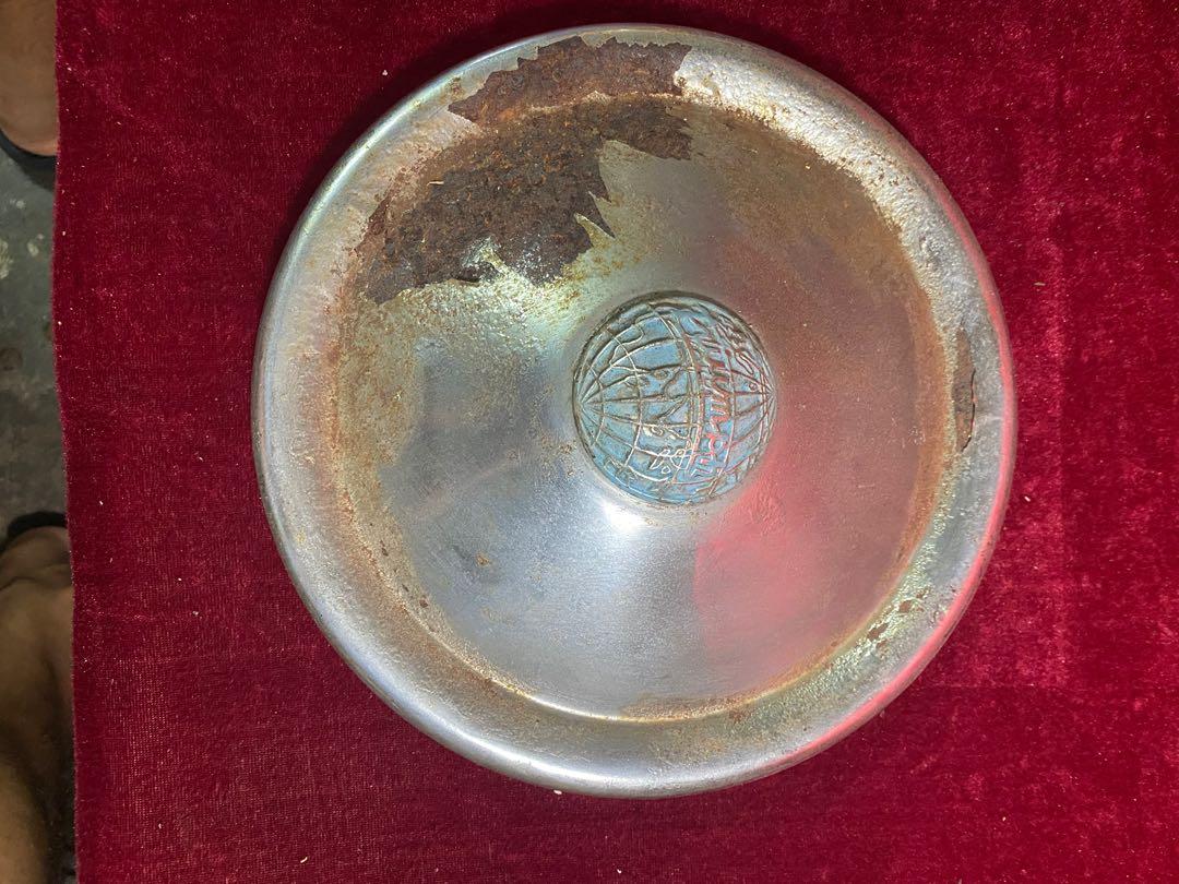 Vintage Triumph Car Wheel Hub Cap., Hobbies & Toys, Collectibles