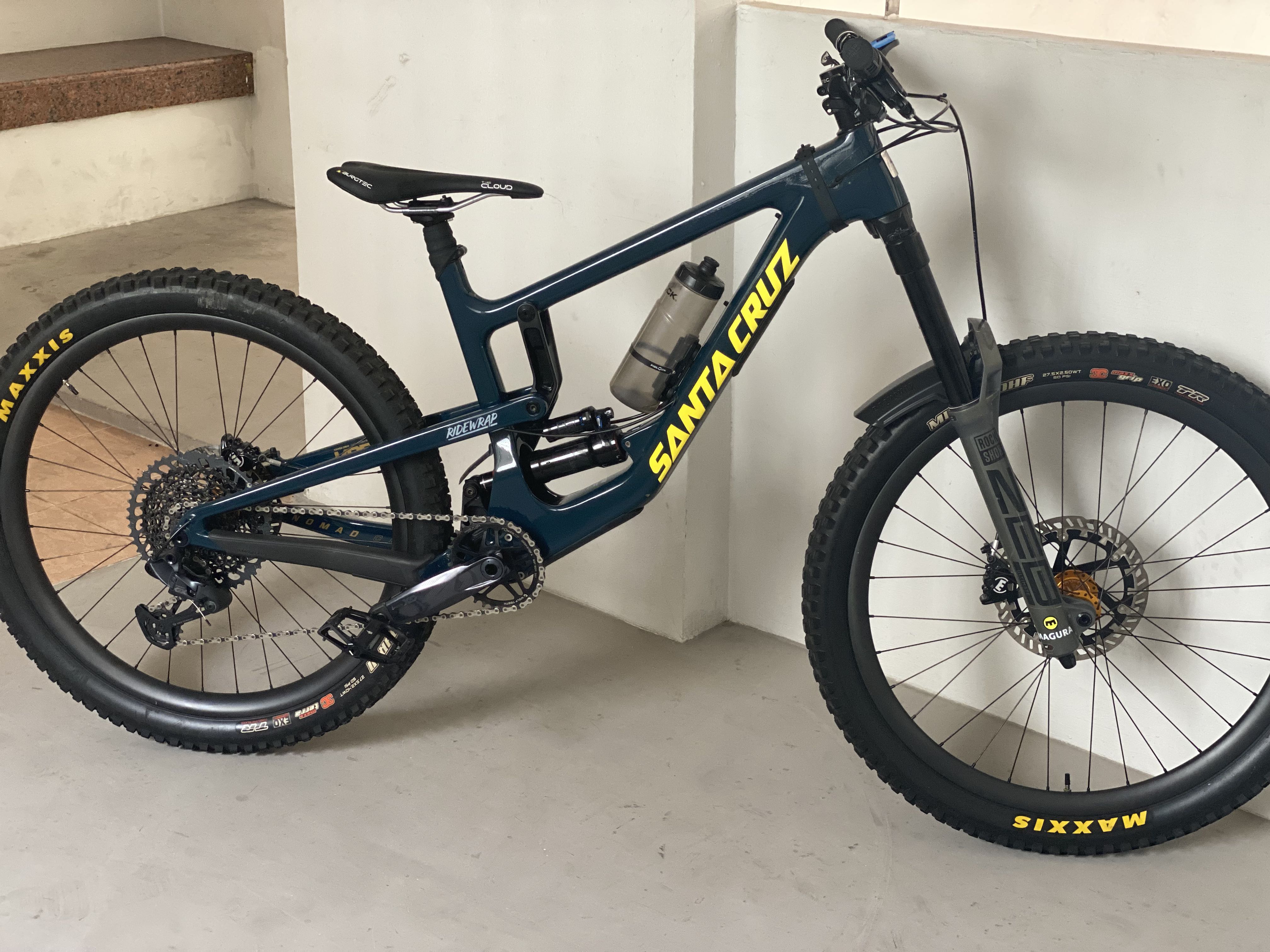 Santa cruz 2025 nomad 4 cc