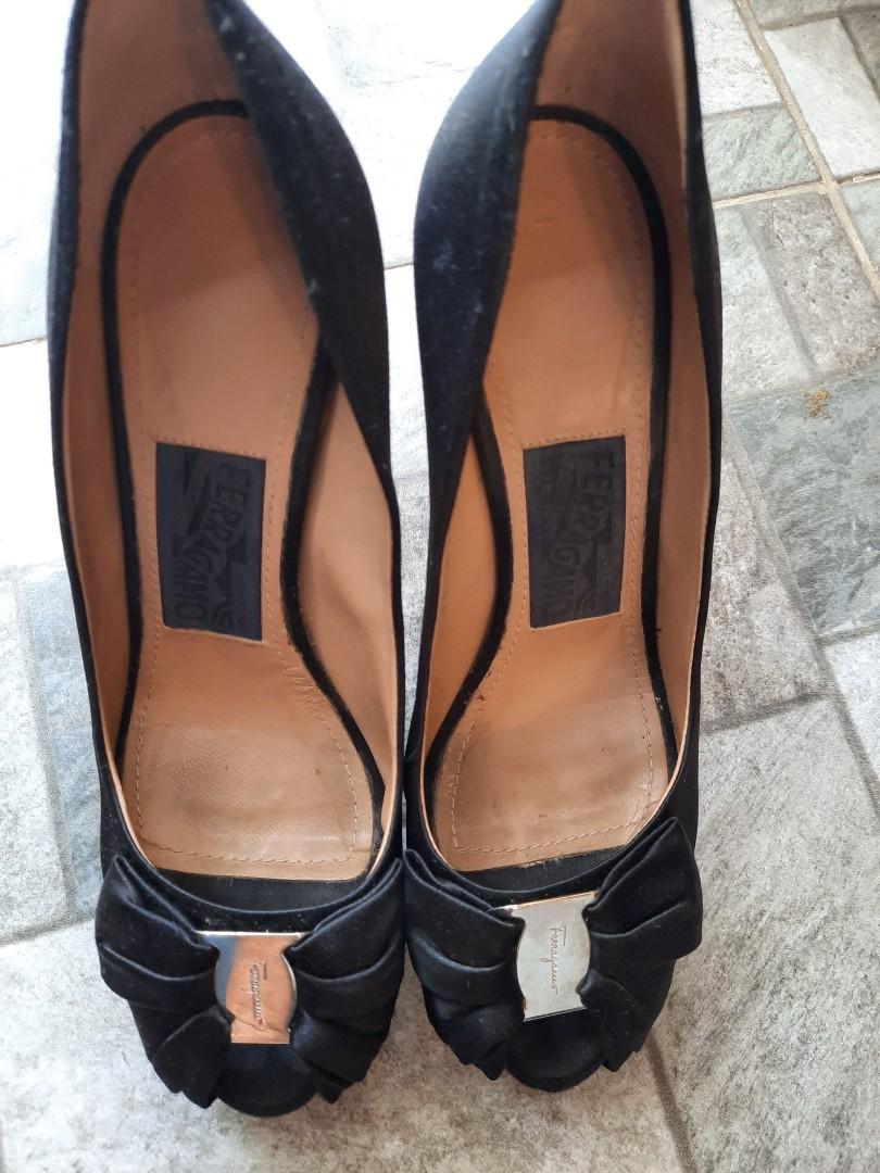 Auth ferragamo bow heels (Category: Heels) located in Zamboanga. Submitted by selected.things (Listing ID 1126583257, Image 1). Description: very nice when worn. a little flaw in one of the heels not really noticeable.see photo.fita 6 to 6.5.