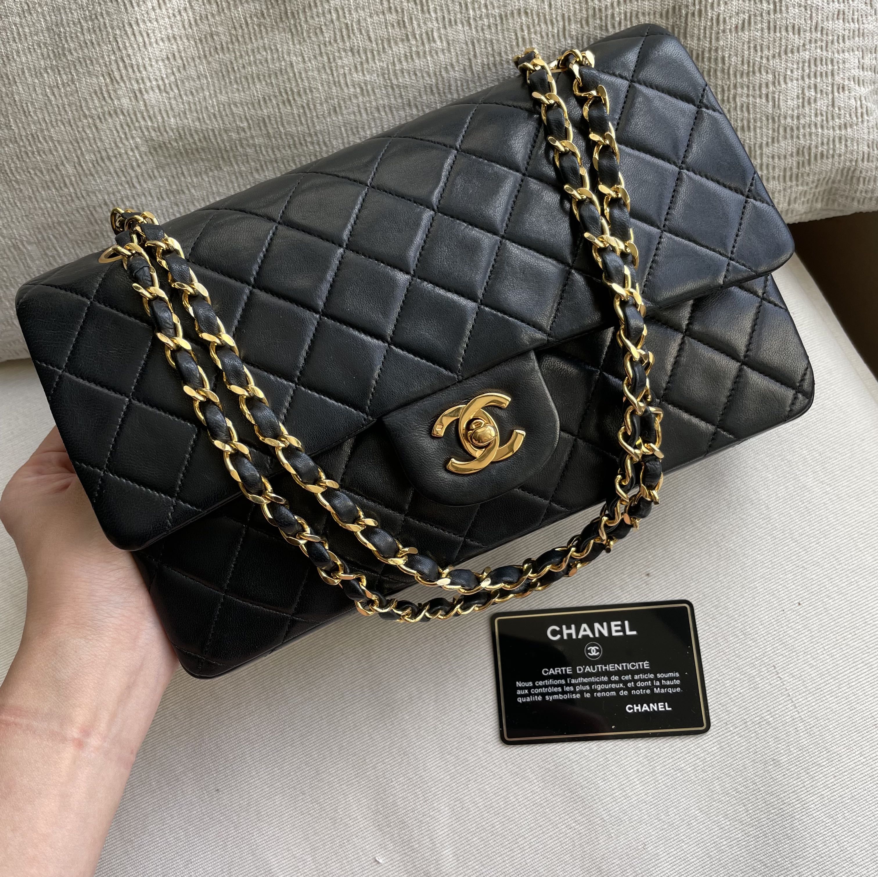 AUTHENTIC CHANEL Medium 10