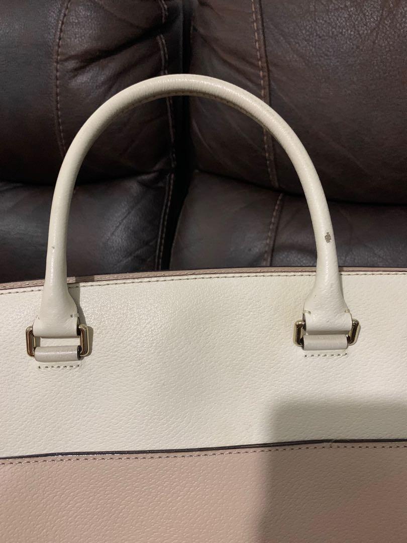 AUTHENTIC Kate Spade Grove Street Large Lana (Category: Cross-body Bags) located in Manila. Submitted by kimcheen (Listing ID 1126551911, Image 3). Description: 💯 US authentic. Guaranteed bought from the US. i don’t have the receipt anymore with care card flaw on the next picture due to storage. used twice rfs: too many bags Don’t buy if in doubt. .