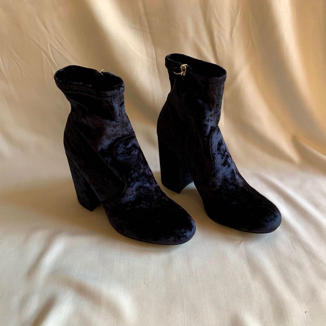 Authentic Steve Madden Navy Blue Velvet Boot Heels Women s