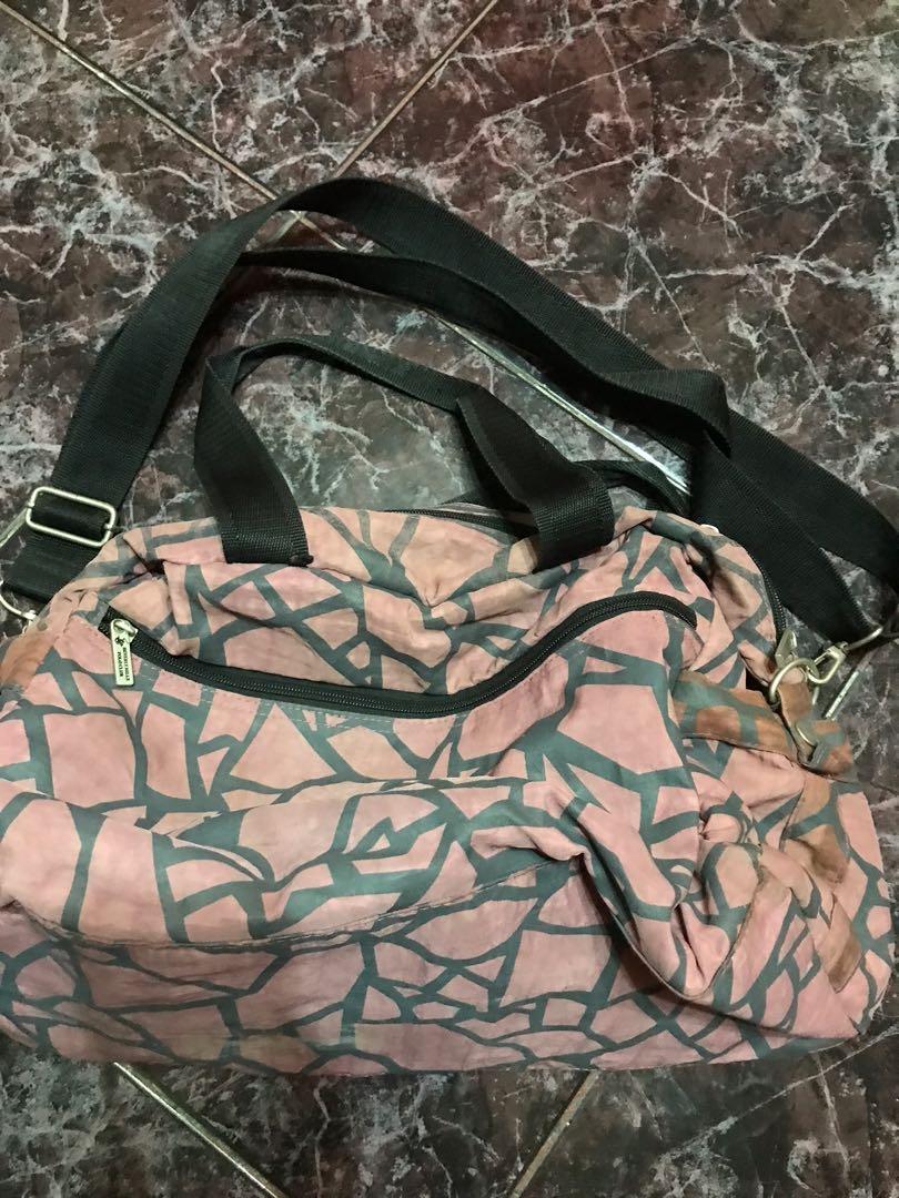 Beverly hills polo cluboriginal (Category: Sling Bags) located in Quezon City. Submitted by tara42 (Listing ID 1126651493, Image 3). Description: Preloved veverly hill polo club sling /shoulder bag .