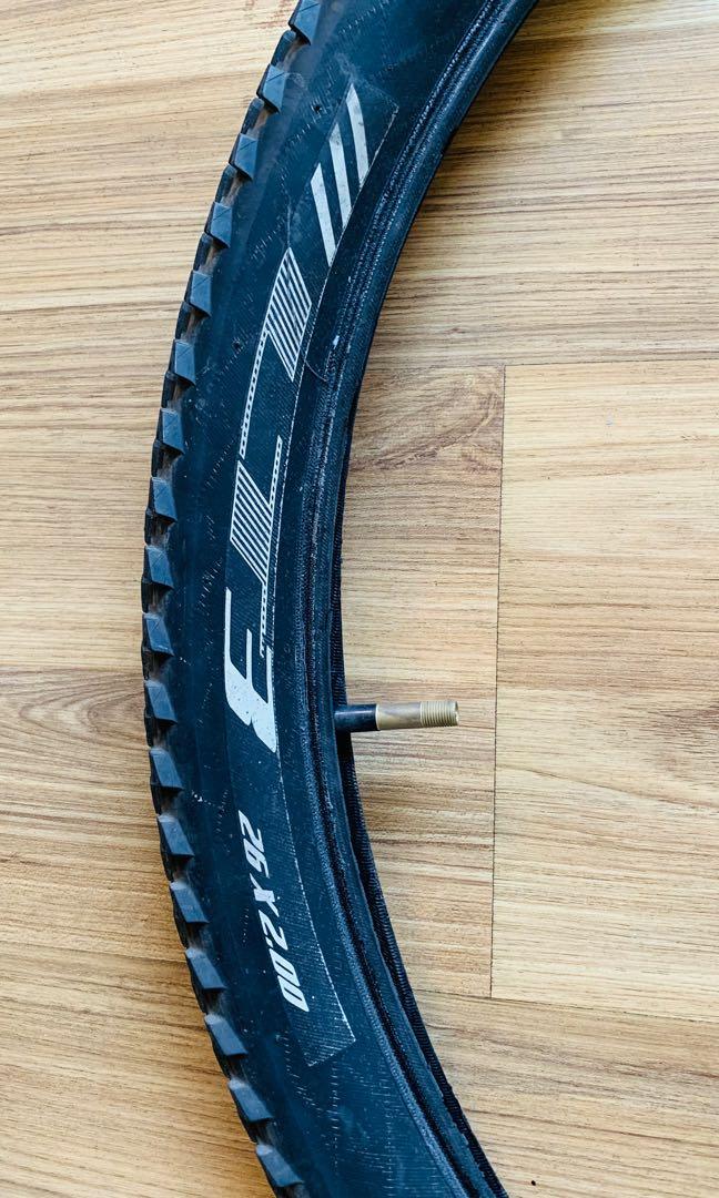 Bontrager LT3 Hybrid Tyre 26 x 2.0 plus Inner Tube Sports