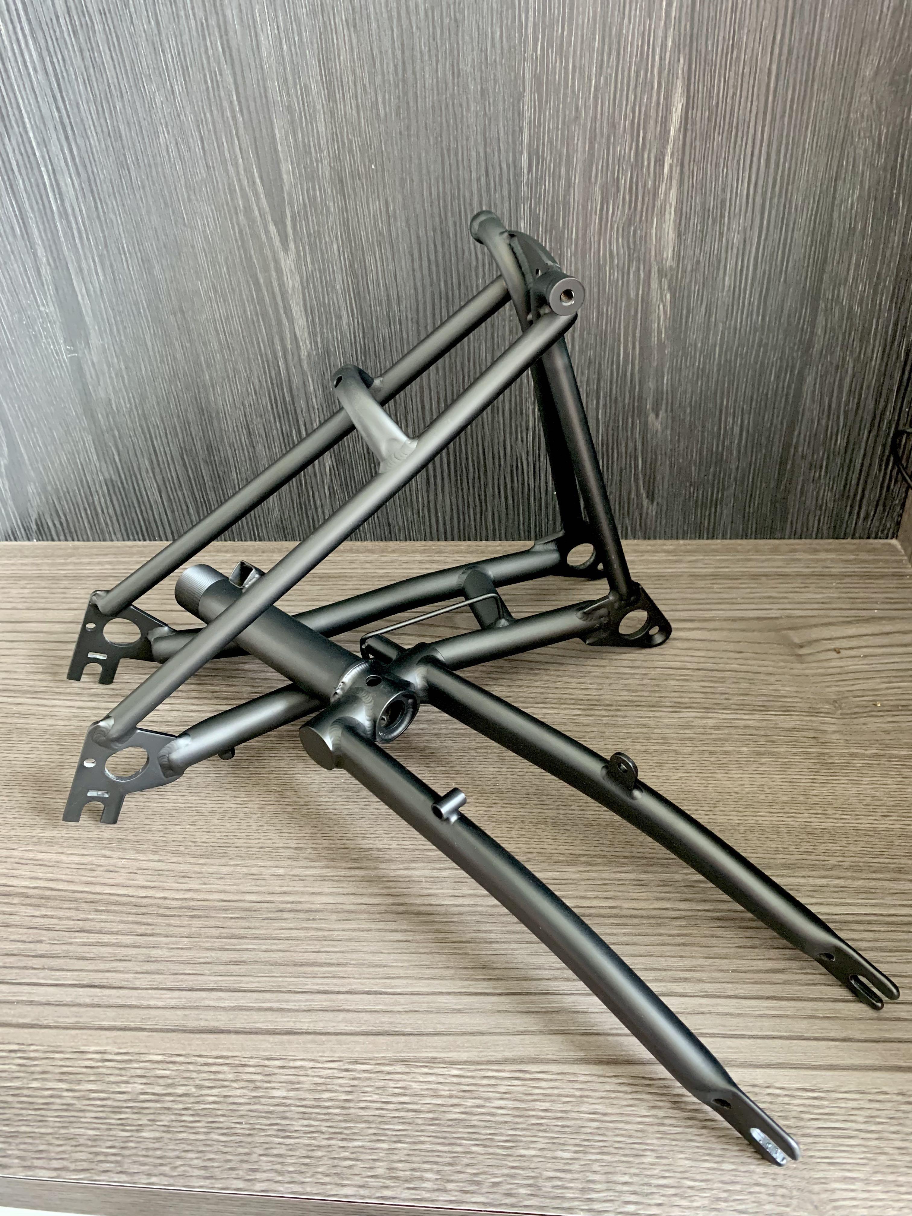 Brompton titanium Fork Triangle Stem (Category: Parts & Accessories) located in Singapore. Submitted by bromprr_type_r_31 (Listing ID 1124684841, Image 3). Description: Sandblast Matte black Glossy black As seen Solid built full titanium! Gr9/tc4 grade matte black finishing shown on my Brompton, Sand Blasted on this beautiful White Brompton Raw finishing will be cheaper Other colours available. See all my images. Feel free to drop by my place to 